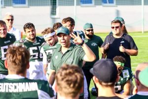 HC Stefan Pokorny und sein Team nach dem wichtigen Sieg in der Wild Card Round