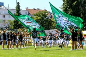 Kampfmannschaft, Premium Dancer, Cheeleader und Fanclub ziehen an einem Strang